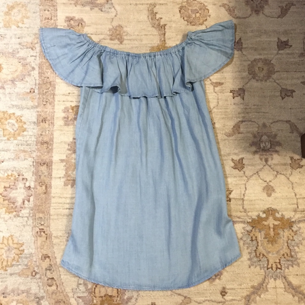 Lulu’s mini chambray off the shoulder blue dress - Picture 4 of 8